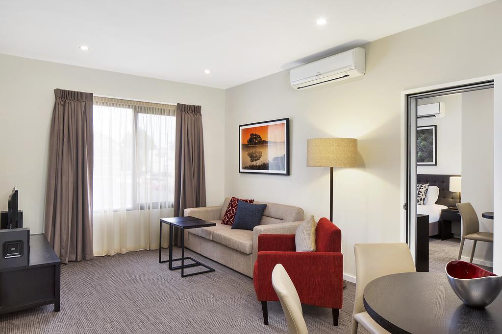 Quest Maitland Aparthotel Екстериор снимка