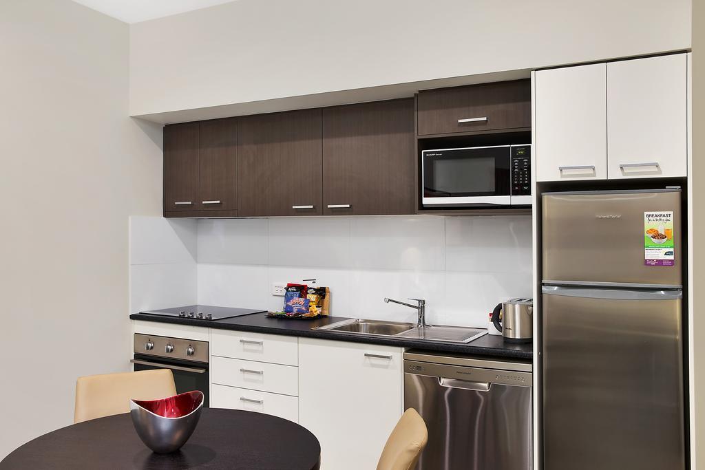 Quest Maitland Aparthotel Екстериор снимка